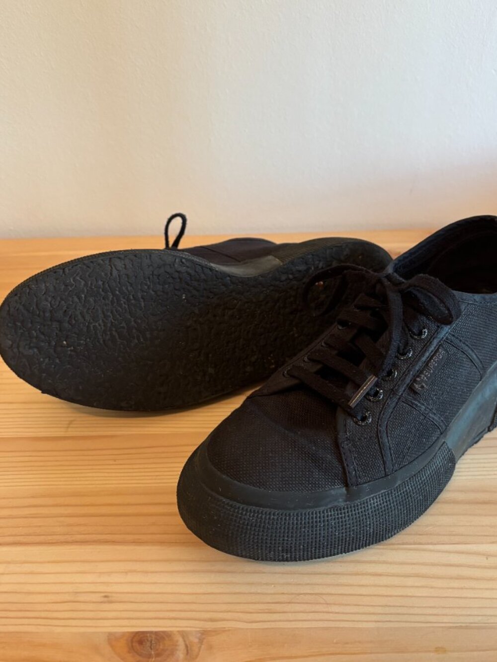 W8.5 Superga Black Platform Sneakers - Picture 4 of 8